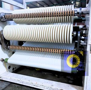 Ruban adhésif en papier Bopp acrylique avec adhérence sensible à la pression pour la fermeture des cartons, prix super préférentiel, fabrication vietnamienne - Product Image 3