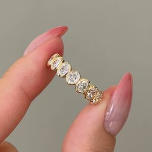 แหวนครึ่งวงกลมประดับเพชรทรงรี 15 เม็ด ผลิตในห้องปฏิบัติการ ดีไซน์ทันสมัยสำหรับผู้หญิง ฉลองครบรอบ วัสดุทองคำขาว 14 กะรัต - Product Image 1