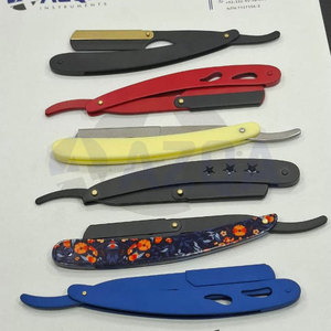 Navaja de barbero plegable de acero inoxidable con revestimiento rojo y soporte de cuchilla negro, mango ergonómico para afeitado profesional - Product Image 6