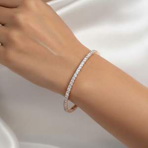 Bracelet tennis serti de diamants princesse 4,392 CTW - Product Image 6