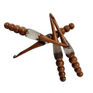 Crochets à crochet ergonomiques faits à la main, en fil de laine, de 3 mm à 15 mm d'épaisseur, longueur 20 cm, forme ovale, pour le crochet - Product Image 1