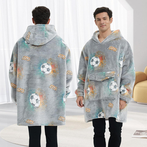 Couverture en peluche portable à capuche, motif de dessin animé de football, douce et confortable, vêtement de nuit une pièce, style moderne - Product Image 4