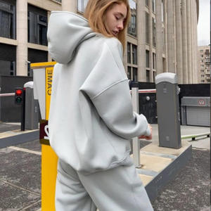 Ensemble de survêtement d'hiver pour femme – Coton molletonné uni, streetwear, sweat à capuche et pantalon de jogging, doux, confortable, décontracté, avec patchs - Product Image 4