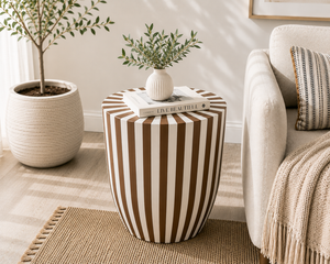 Mesa Auxiliar Redonda de Resina con Diseño de Rayas Estilo Costero, Mesa de Noche Contemporánea de Lujo con Incrustaciones de Hueso - Product Image 1