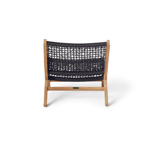 Chaise longue d'extérieur moderne en teck massif avec assise et dossier tressés noirs pour patio, terrasse, hôtel et usage commercial - Product Image 4