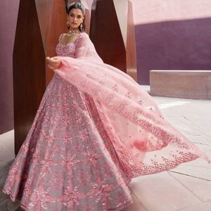 Lehenga Choli de seda tailandesa premium con lentejuelas, trabajo con hilo Dori y dupatta de red de diseño, ropa de fiesta, fabricante: Royal Export - Product Image 3