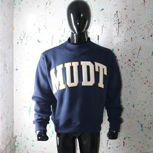 Sweat-shirt à col montant MUDT bleu marine 100% coton avec broderie appliquée blanche, col large, info.clushsports - Product Image 2