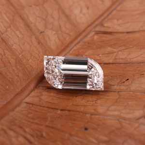 เพชรขัดเงาทำมือ รับรองโดย IGI เพชรเพาะเลี้ยงในห้องปฏิบัติการ น้ำหนัก 1.01 กะรัต ถึง 2.01 กะรัต รูปทรงเปลวไฟ เจียระไนแบบสเต็ปคัท เพชร CVD สำหรับทำเครื่องประดับ สำหรับแหวน - Product Image 1