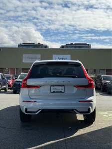 รถยนต์มือสองปี 2025 วอลโว่ XC60 T8 รุ่น Core Dark Theme - Product Image 2