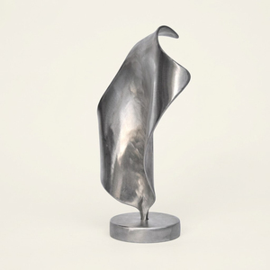 Escultura ovalada abstracta de aluminio chapado en oro, hecha a mano, con forma de anillo metálico, para decoración contemporánea de vestíbulos de hoteles, oficinas y mesas. - Product Image 5