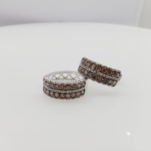 Boucles d'oreilles créoles Huggie pour femme, 3,83 carats au total, diamants blancs et bruns, diamants naturels taille ronde, argent sterling 925 (couleur G-H) - Product Image 3