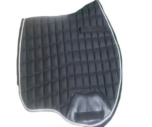 แผ่นรองอานม้าสำหรับแข่งม้าม้าผ้าฝ้ายทรงโค้งปรับแต่งได้คุณภาพสูง - Product Image 1