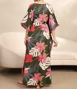 Nuevo y Elegante Kaftán de Dubái para Mujer, Kaftán con Trabajo Artesanal, Ropa Islámica Tradicional y Accesorios Diseñados para Musulmanas - Product Image 3