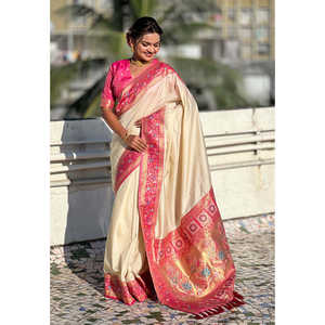 Sari en soie crème Gala avec pallu Paithani, Kadiyal Zari tissé, robes de soirée élégantes - Product Image 1