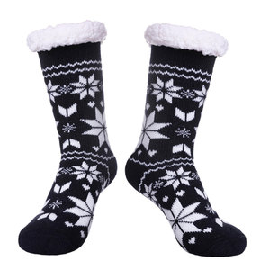 Chaussettes de Noël personnalisées avec des motifs festifs créatifs et un tissu extensible pour un port confortable en saison - Product Image 1