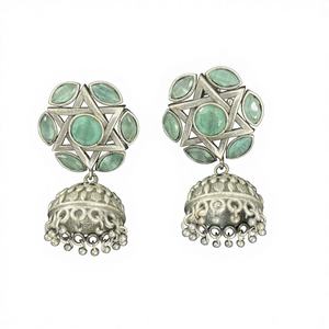 Boucles d'oreilles Jhumka en argent oxydé avec pierre précieuse verte Monalisa, cadeau pour femme - Product Image 1