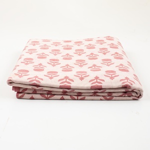 Tissu imprimé à la main en coton biologique 100% Bagru Indian pour vêtements bohèmes en provenance d'Inde - Product Image 1