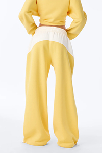 Ensemble de survêtement décontracté pour femme, jaune et blanc imprimé, 100 % coton, coupe ample, crop top à capuche et pantalon de jogging large, style hiver - Product Image 4