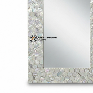 Espejo de Pared Cuadrado de Lujo con Incrustaciones de Madreperla, Espejo Decorativo Hecho a Mano con Incrustaciones de Conchas y Marco Geométrico Negro - Product Image 5
