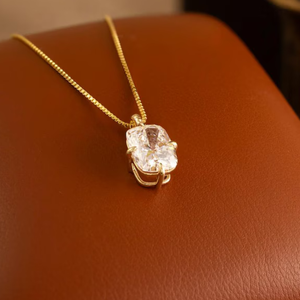 Colgante Solitario de Diamante Cultivado en Laboratorio de 3ct, Corte Cojín, Claridad VS, Color EF, Engaste de Cuatro Puntas, Oro Amarillo de 14K con Baño de Rodio, Certificado IGI - Product Image 2