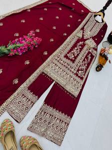 Elegante Salwar Kameez de Seda Color Granate con Bordado Intenso para Bodas y Ocasiones Festivas, Ropa Étnica Tradicional para Mujer - Product Image 4