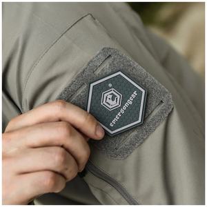 Fournisseur en gros de vestes softshell tactiques imperméables et coupe-vent pour la randonnée et la chasse, personnalisables, multi-poches, robustes et silencieuses - Product Image 3