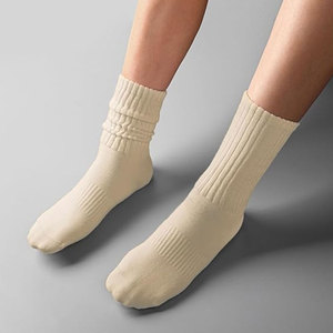 Chaussettes mi-mollet rétro pour femmes, style scrunch, unies, douces, confortables, sans coutures, pour un usage quotidien décontracté - Product Image 2