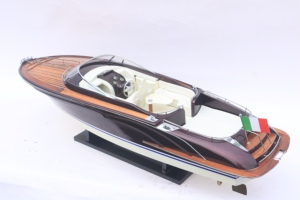 RIVA RAMA 44 PURPLE Lancha rápida italiana de madera pintada, edición de lujo - Product Image 3