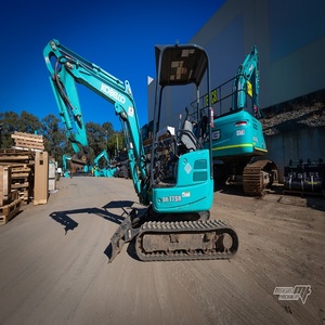 Mini-excavatrice compacte Kobelco pour chantiers étroits, terrassement, installation de canalisations, aménagement paysager - Product Image 3