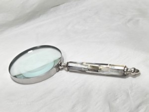 Luxury <b>MOP</b> <b>Handle</b> Magnifying Glass Vintage Mother of Pearl Desktop Magnifier for Reading Decorative Office Corporate Gift - Product Image 1