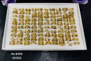 Nouvelle Collection Tendance : Bagues Fantaisie Modernes Plaqué Or Mix & Match pour Hommes et Femmes, Alliances en Acier Inoxydable - Product Image 3