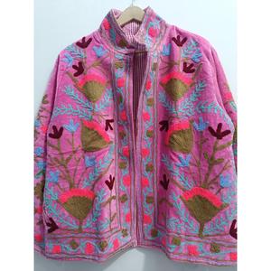 Veste d'hiver courte en velours rose pour femme avec col mandarin et broderie florale, doublure en coton - Idéale pour les fêtes et les cadeaux - Product Image 5