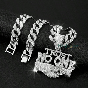จี้ห้อยคอผู้ชายเงินแท้ 925 ชุบโรเดียม ประดับโมอิสซาไนต์ ลาย Trust No One สไตล์ฮิปฮอป - Product Image 4