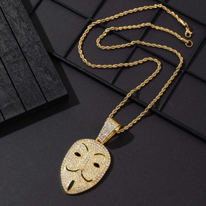 Nouveau Collier Pendentif Masque Entièrement Sertie de Diamants Style Européen et Américain, Plaqué Or, Tendance Hip Hop Urbaine - Product Image 3