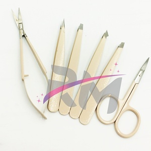 Pinzas para Cejas RMI Color Nude con Logotipo Personalizado, Acero Sostenible, Puntas Inclinadas y Puntiagudas, Pinza para Cejas con Tijeras para Pestañas - Product Image 1