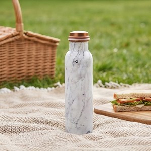 Botella de Agua de Cobre con Estampado de Mármol y Tapa de Rosca, Frasco Metálico Moderno y de Lujo para Gimnasio, Oficina y Viajes - Product Image 3