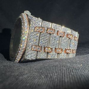 Reloj de Lujo para Hombre con Cuarzo, Acero Inoxidable, Moissanita y Diamantes VVS - Estilo Hip Hop, Completamente Adornado con Piedras, Personalizable e Impermeable - Product Image 1