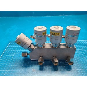 Vanne à diaphragme FUJIKIN 316L 079796 utilisée comme pièce détachée pour équipement semi-conducteur Legacy - Product Image 3