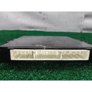 ES Usado: ECU y Módulos de Computación 8999033650 - Product Image 2