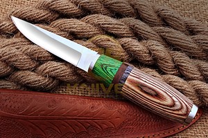 Couteau Puukko artisanal, couteau de chasse scandinave personnalisé, manche en bois vert, couteau de survie pour le camping et le bushcraft avec étui en cuir - Product Image 5