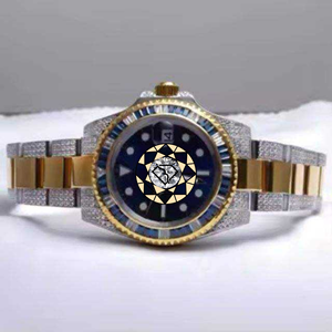 Montre de luxe à quartz analogique avec bracelet en acier inoxydable bicolore or et diamants, cadran bleu, boîtier rond, verre saphir et fermoir déployant - Product Image 1