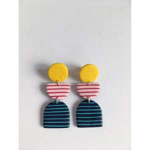Boucles d'oreilles en résine de luxe faites à la main, matériau de qualité supérieure, durables, légères, confortables, élégantes pour les bijoux de fête - Product Image 6