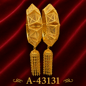 Bracelets manchette géométriques dorés avec pompon A-43131 Bijoux de mariage vintage pour femme - Product Image 1