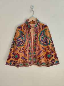 Chaqueta Bohemia de Terciopelo Suzani, Chaqueta Bordada a Mano con Diseño Floral, Abrigo Tribal Vintage Boho, Chaqueta Artística con Bordado Uzbeko - Product Image 2