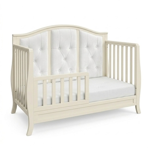 Lit bébé sculpté en acajou, mobilier de chambre d'enfant fait main d'Indonésie, blanc crème AQ77741 - Product Image 1