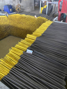 Bâtons d'encens noirs naturels de 8 et 9 pouces, bâtons d'encens non parfumés pour la fabrication d'encens parfumé et à usage religieux - Product Image 2