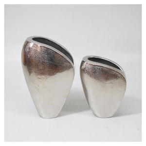 Vase à fleurs en aluminium de qualité supérieure, style Art déco, avec un design élégant pour la décoration du salon et de la table, cadeau Diwali - Product Image 4