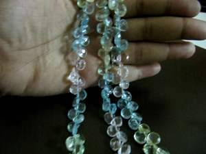 Chaîne de pierres précieuses en aquamarine naturelle multicolores, forme cœur, facettées, 7-8 mm, 10 pouces de long, provenant du Rajasthan, pour la fabrication de bijoux - Product Image 4