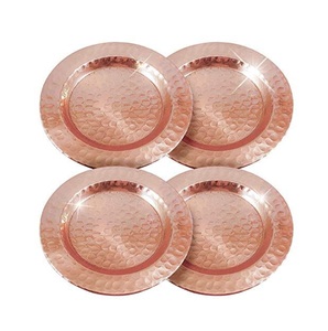 Assiette de présentation rouge très tendance avec bordure florale élégante pour événements de mariage et décoration de table de Noël en promotion - Product Image 2