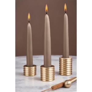 Élégant porte-bougie en métal doré avec finition polie brillante, accent élégant pour les intérieurs modernes de salons. - Product Image 1